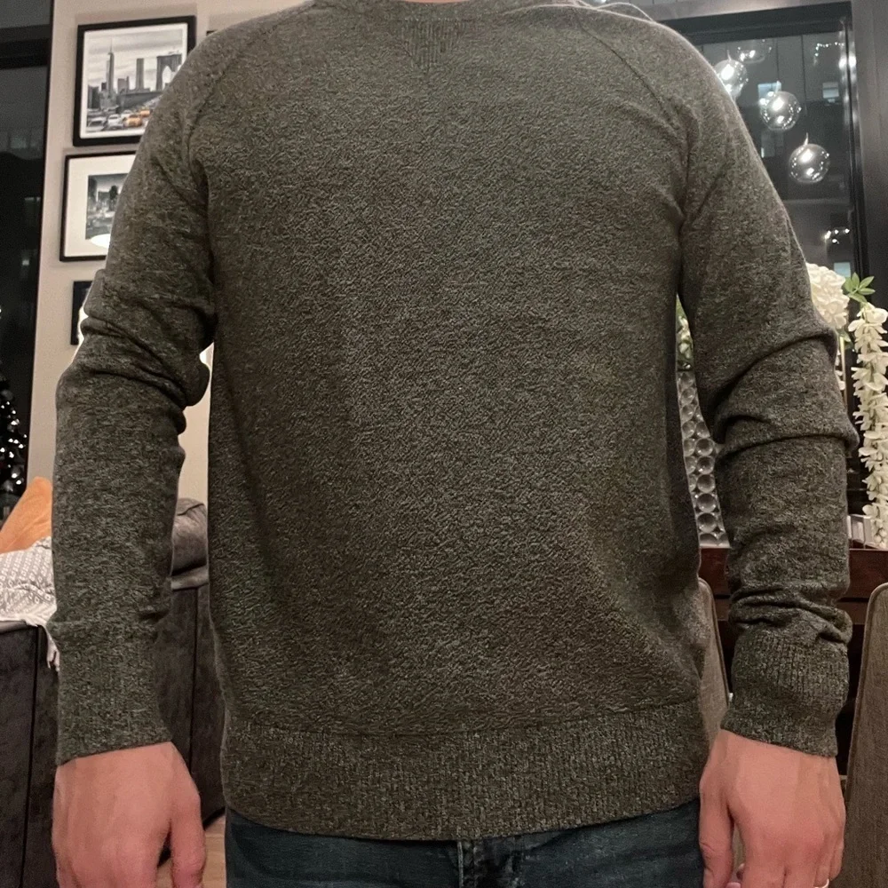 NWT Men’s Banana Republic Sweater